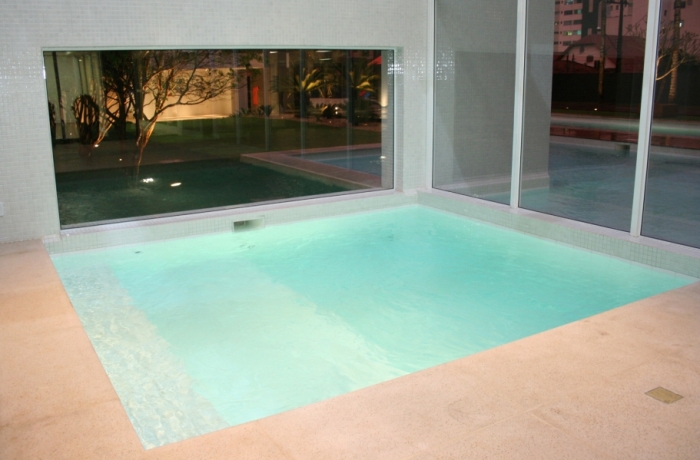 Piscina interna Residencial Piemonte